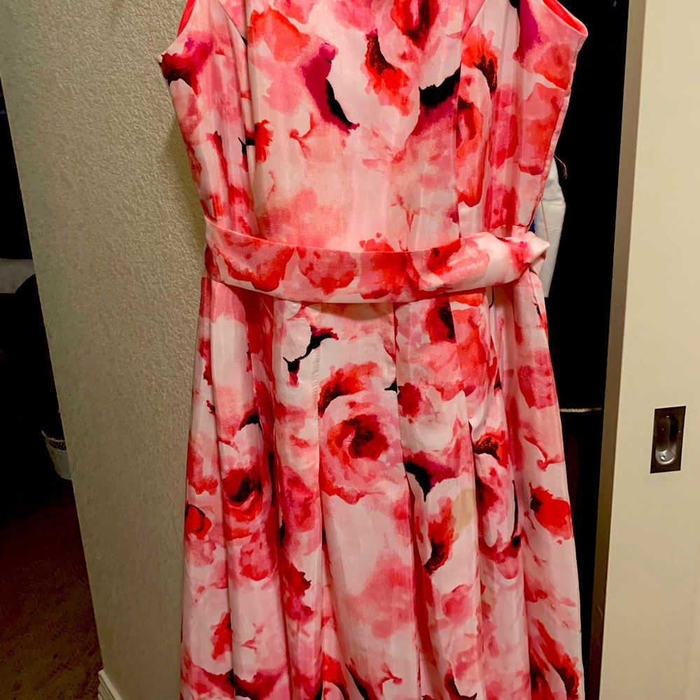 Sleeveless casual pink dress